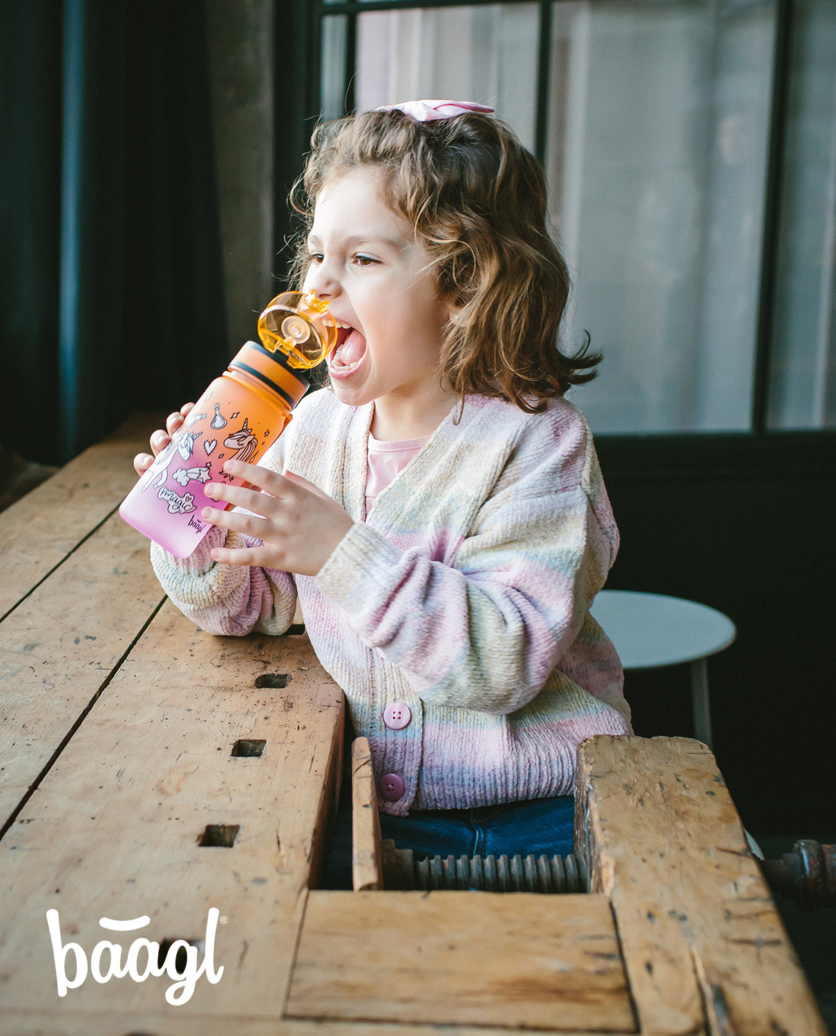 Tritanová fľaša na nápoje Gradient Jednorožec, 350 ml