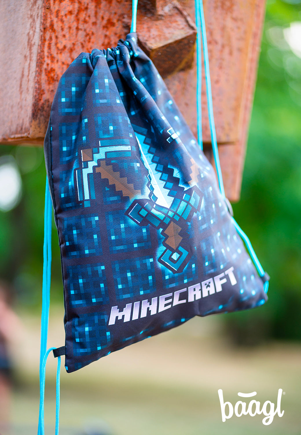 MINECRAFT SET 2 Blue Axe and Sword: peračník, vrecko