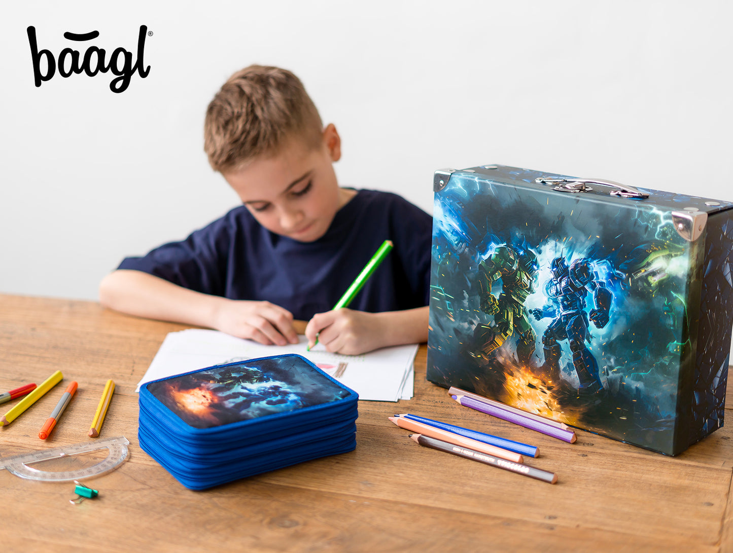 Školský trojposchodový peračník Roboty