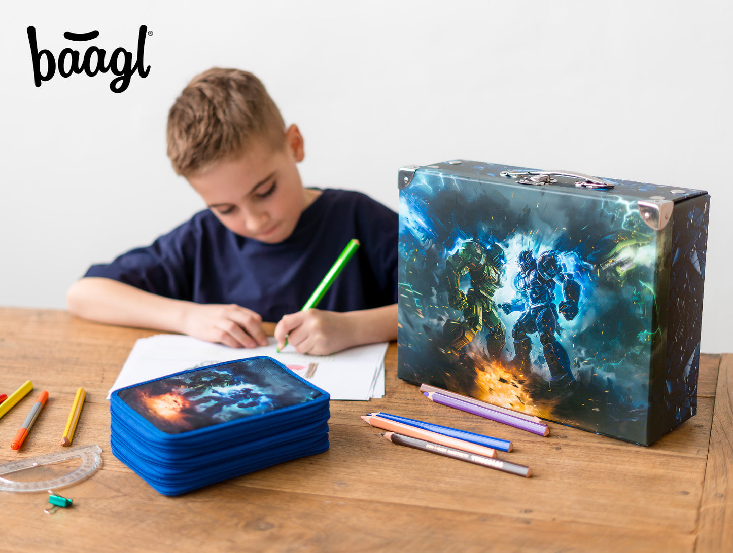 Skladací školský kufrík Roboty s kovaním